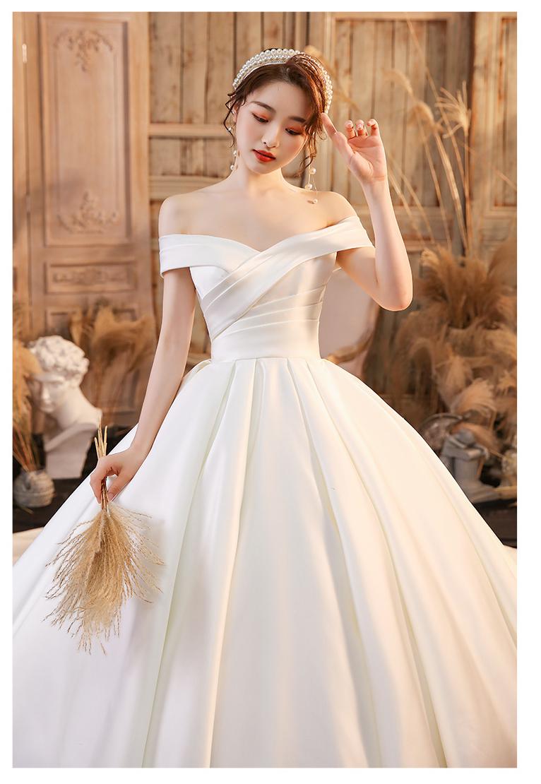 Strapless Sweetheart Simple Ball Gown Bride Dress