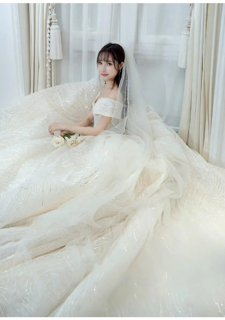 Time his bride's bare chest wedding dresses, Japan, and South Korea wedding  dress Princess Korean style