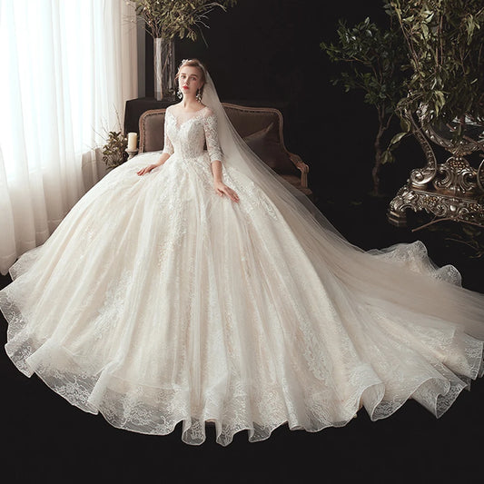 New Arrivals O-Neck Half Sleeve Beading Appliques Lace Gorgeous Ball Gown With Chapel Train