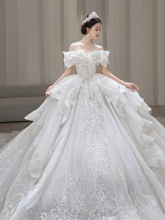 Off The Shoulder Wedding Dress Lace Applique Boat Neck Bridal Dress Ball Gown With A Big Tail